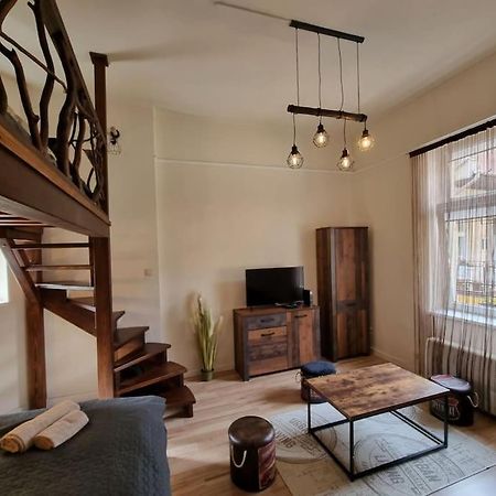 Vintage Apartman In City Center Miskolc Buitenkant foto