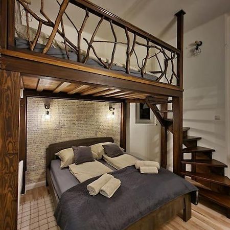 Vintage Apartman In City Center Miskolc Buitenkant foto