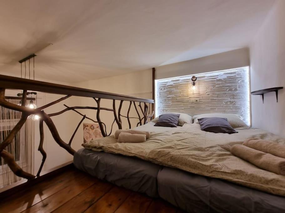 Vintage Apartman In City Center Miskolc Buitenkant foto
