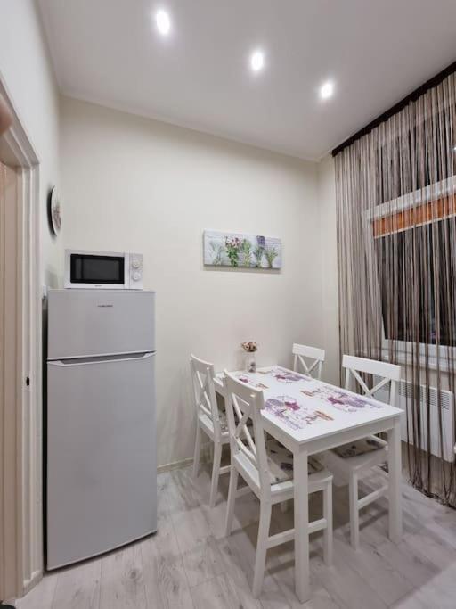 Vintage Apartman In City Center Miskolc Buitenkant foto